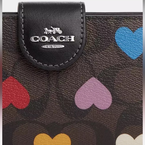 NWT Coach Medium Corner Zip Wallet in Signature Canvas with Heart Print - Picture 2 of 5